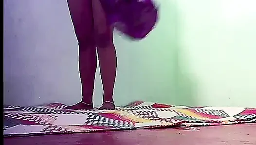 Üvey erkek kardeşim beni çok sert sikiyor