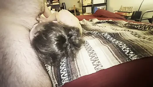 Ich habe diese straßen-hure in jedem zimmer gefickt!