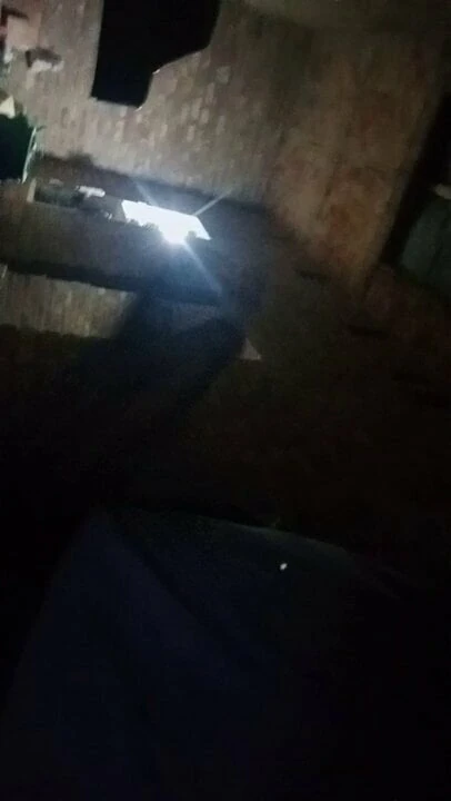 Eu estou fazendo punheta quando assisto os peitos da irmã