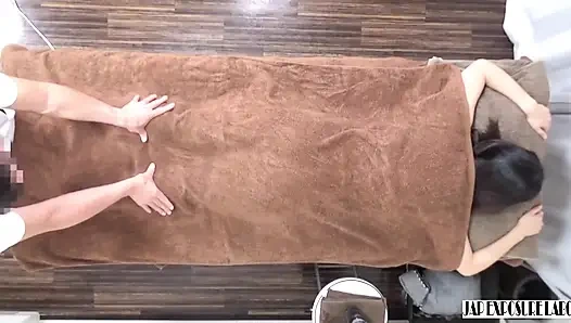 Элегантная и красивая с пленительным вибратором она вошла в магазин преданная мать-одиночка делает ее лучше всего каждый день - 1