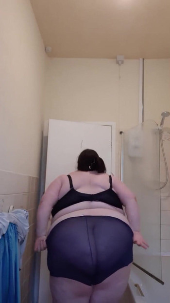 SSBBW Teases Before Shower