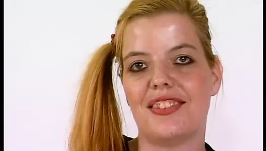 Уродливая сучка делает кастинг