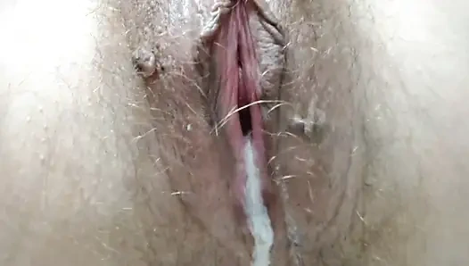 Behaarte Muschi super flowed