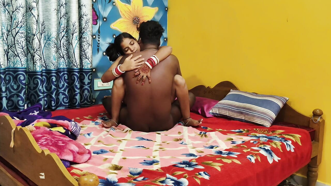 New married bhabhi ke sath bedroom per desi style Fucking in bhabhi devar ka chudai
