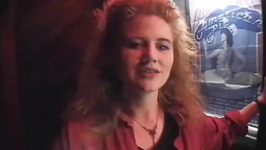 Klasik kızıl saçlı oral seks amatör döl yutuyor 90'ların pornosu