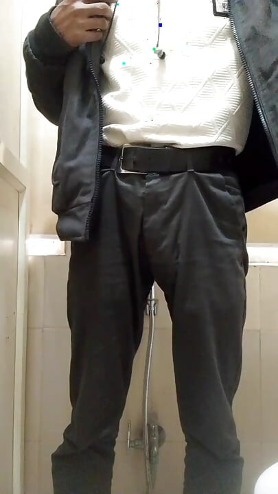 Gosto de me misturar com mulheres, quando estou sozinha, faço-as felizes.