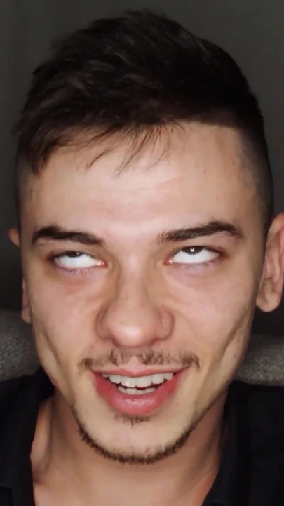 三个热辣女郎mary Rock、ema karter和stella cardo的狂野女同舔阴群交