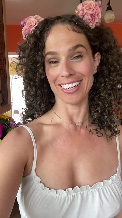 Hey Beautiful Humans! I Get Asked All What Its Like Dating a Younger Guy. Its Fucking Awesome and It Also Has Some Downfalls.