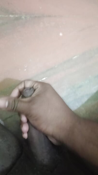 me hila rahahu bhot maja araha he mere ko