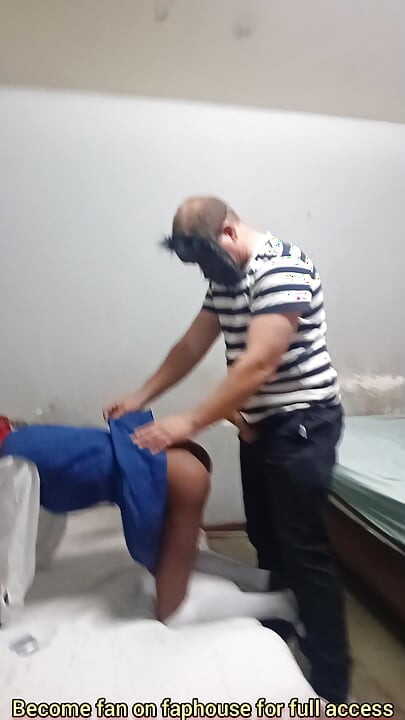 Öğretmen Dersten Sonra 18 Yaşındaki Ateşli Okulu Sikiyor