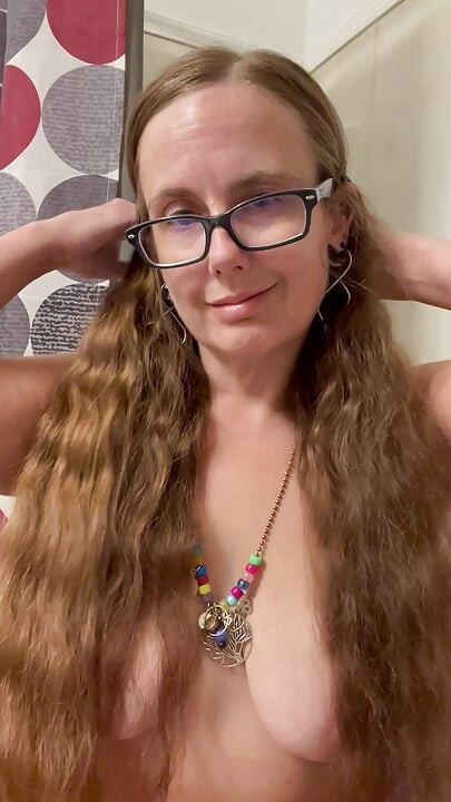 CUM shower with your favorite SLUTTY SIS! 💦