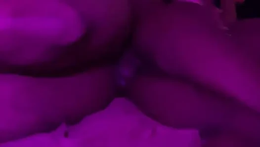 Memek sempit cewek seksi kulit hitam 18 tahun dientot habis-habisan sama kontol besar pria kulit hitam