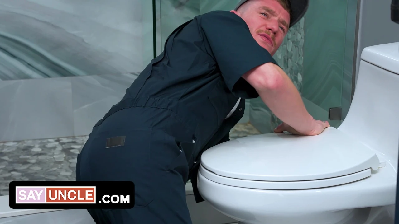 Plumber's Special Service - Fixing Pipes and Assholes with His Thick Cock