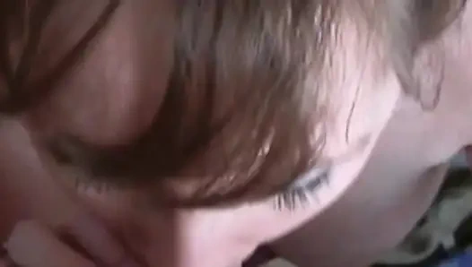 Brooke'un istekli ağzı meşgul