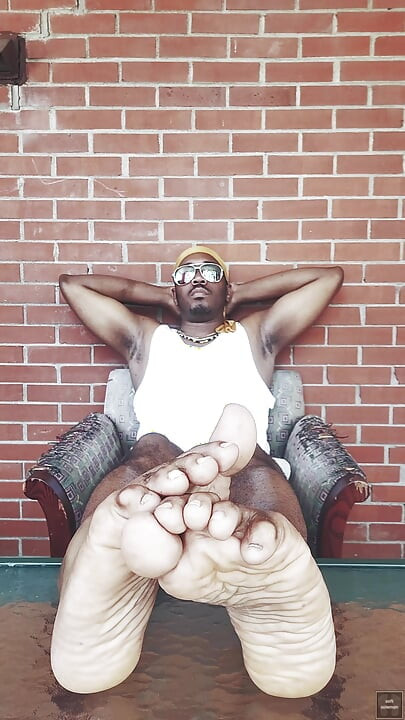 Move nicely my male toes (2026)