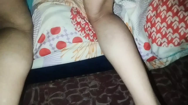 WHITE MALE MAN IMPREGNATES STREET WOMAN(CREAMPIE)