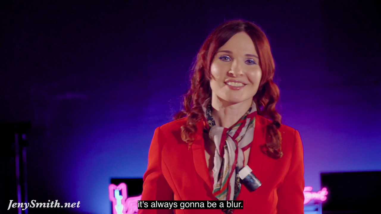 治疗不安全：她在中途脱衣服