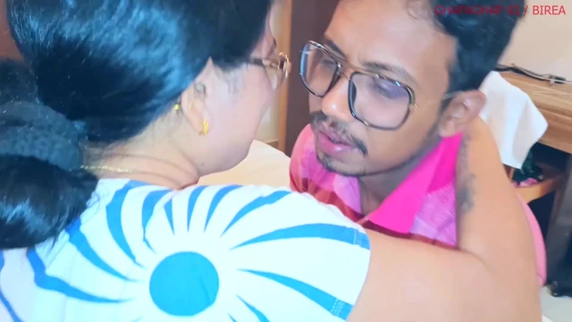 A Indian housewife came to see the land feom the landowner and had sex with him