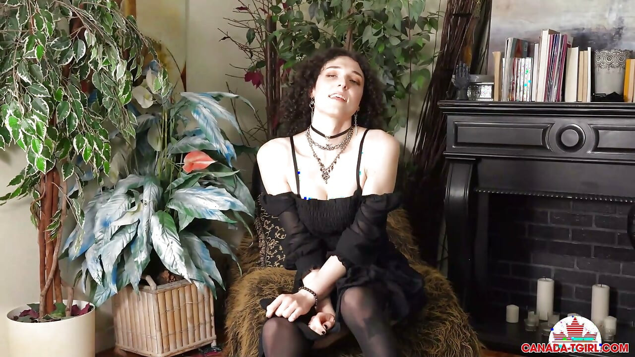 CANADA TGIRL カナダ人トランスモデルが大きなナチュラル巨乳を強調するソロプレイ