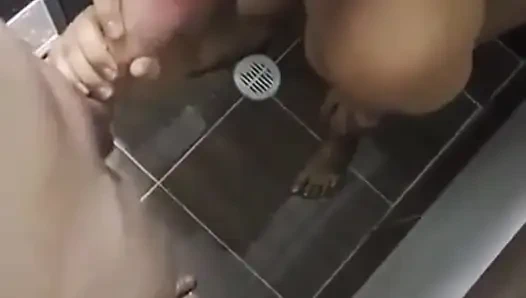 Meine frau will, dass ich sie mit einem anderen mann penetriere, den sie ist aus New York