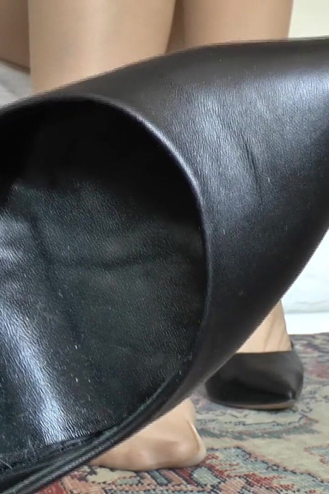 Things Get Hot and Steamy After Trying on High Heels! Lady Victoria Valente