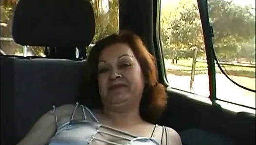 Kıllı olgun çift amcık sikişiyor