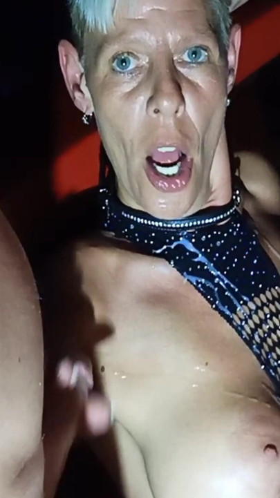 CoraBitch Fickdates im Swingerclub Route 69 Maspalomas | Clip 2