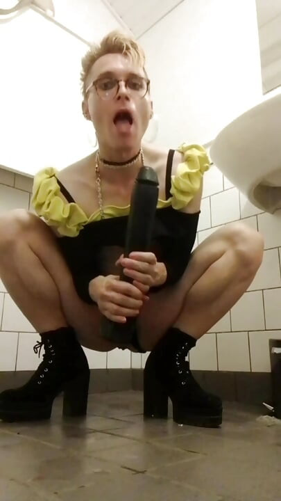 Hot Sissy Fag Whiteboi Jes public BBC Dildo
