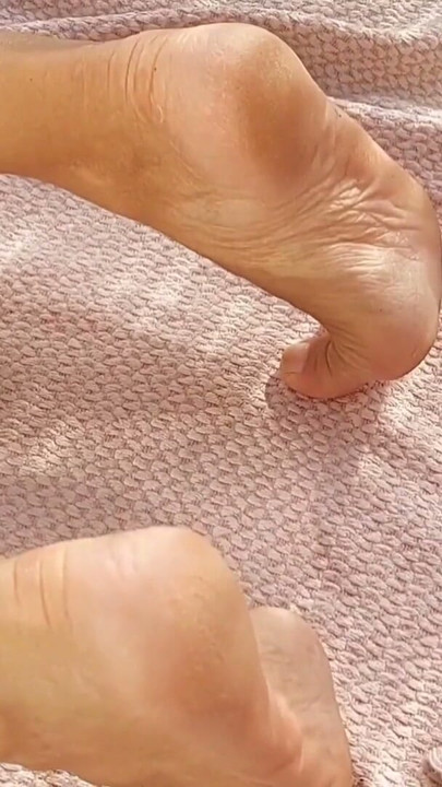 Amateur blonde mature wife close up outdoors | Clip 1