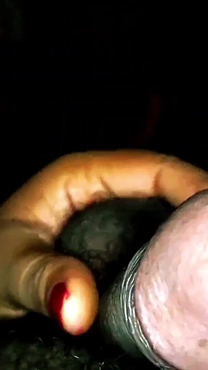Detik menawan dari "pancutan mani Handjob Sensual"