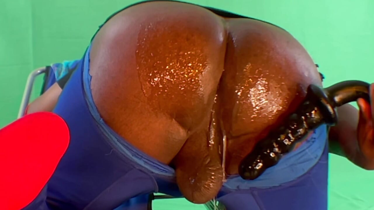 Stuffing Toys in my Big Round Butt - Lost Footage (Vol.1 Part 1)