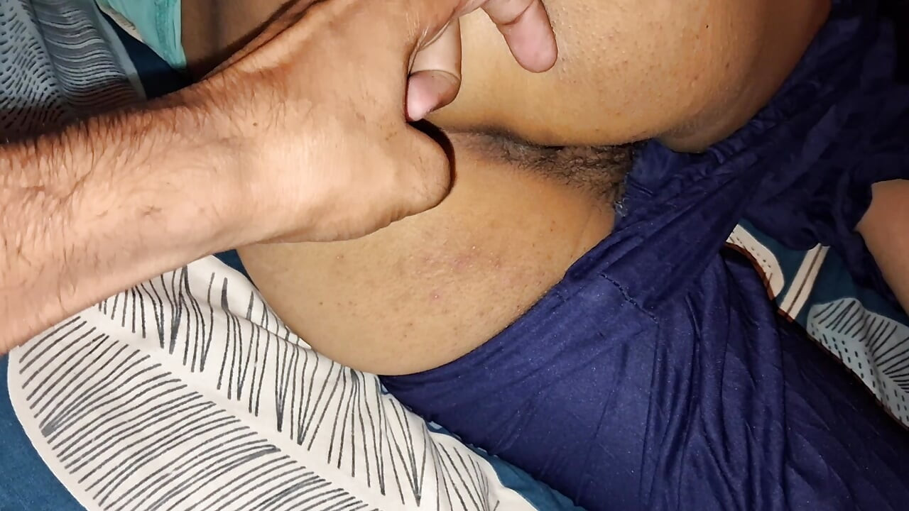Gadis cantik muda bercinta dengan pacar malam penuh