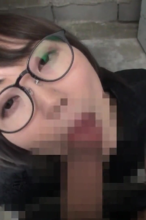 Amateur Girls Who'll Give Blowjobs Anywhere Vol. 8