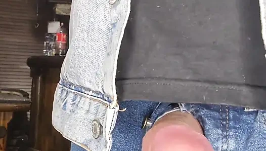 Biker chick ngocok kontolku habis-habisan sampai dicrot di dalam banyak banget