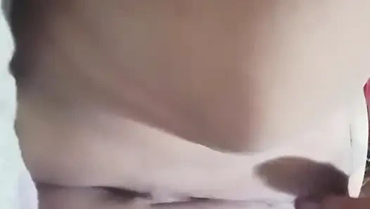 Aku lagi sendirian dan sange berat