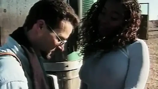 Beyaz yarak azgın zenci kaltağı sikiyor