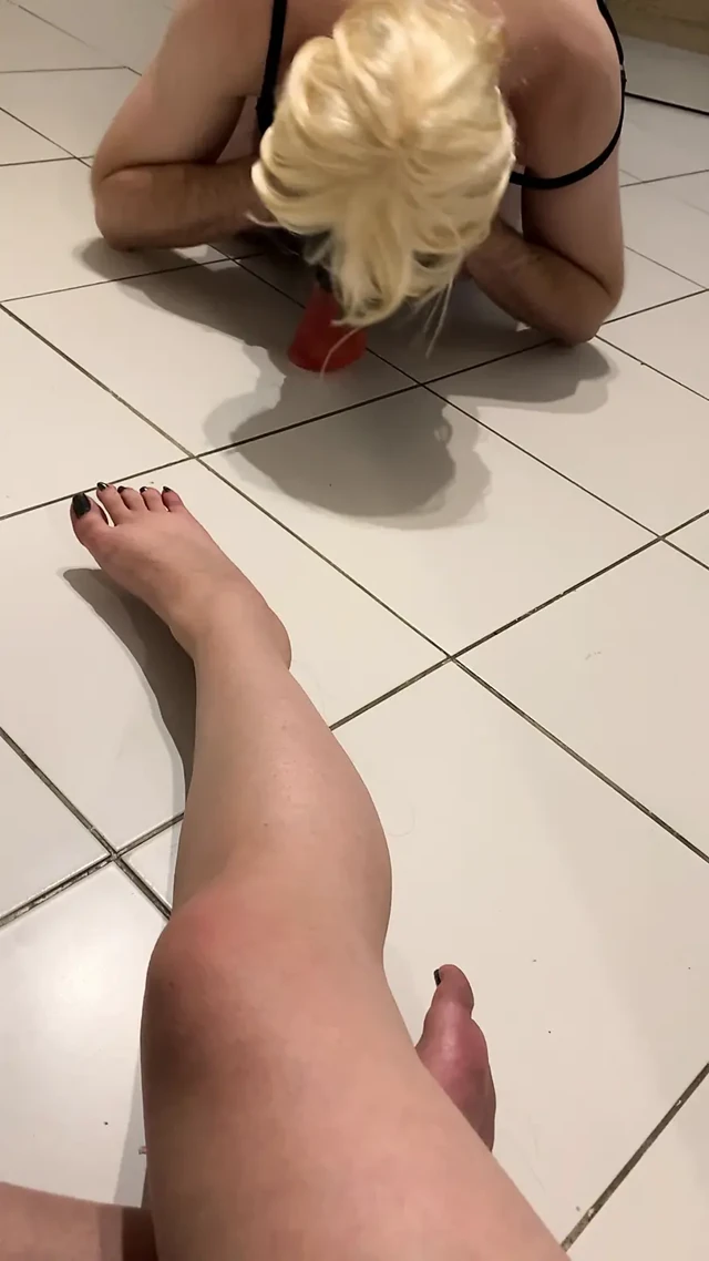 Learn to Suck Like Her...