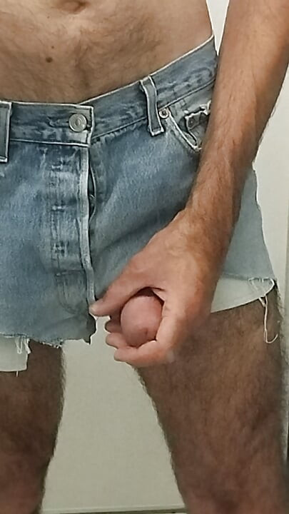 Ma bite sort de mon jean