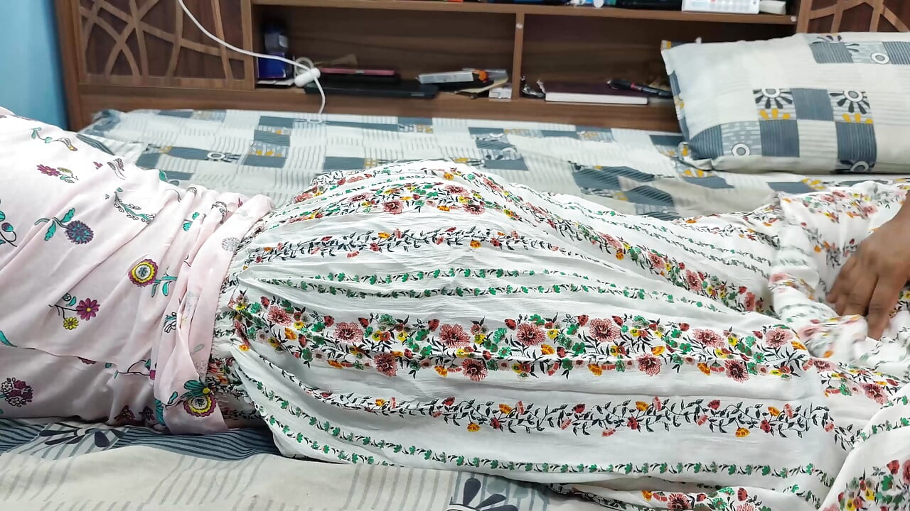 Sâni se sărută cu lins de buric