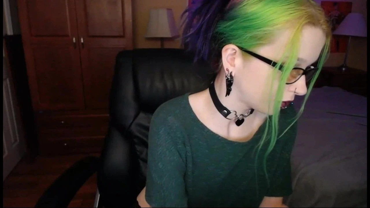 Goth Babe Gets naughty on Cam