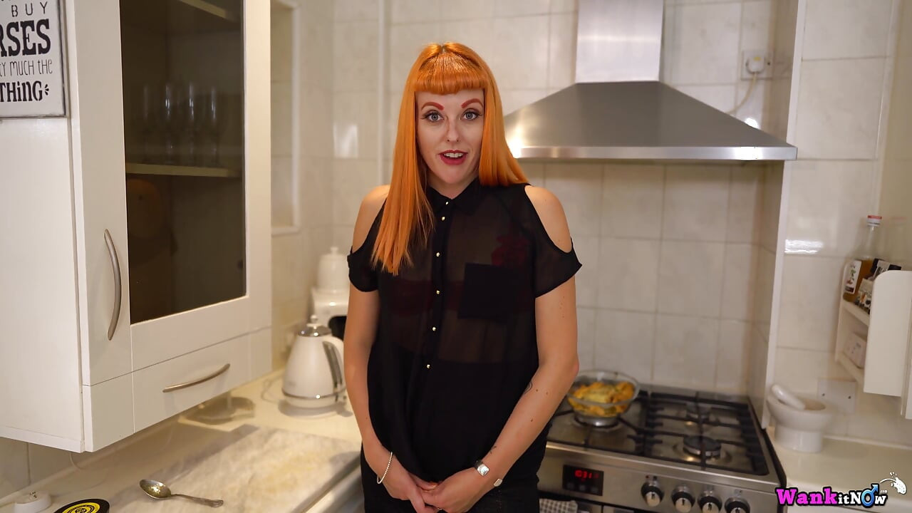 Auburn Fox - Kitchen Wank - 4K (2160p)