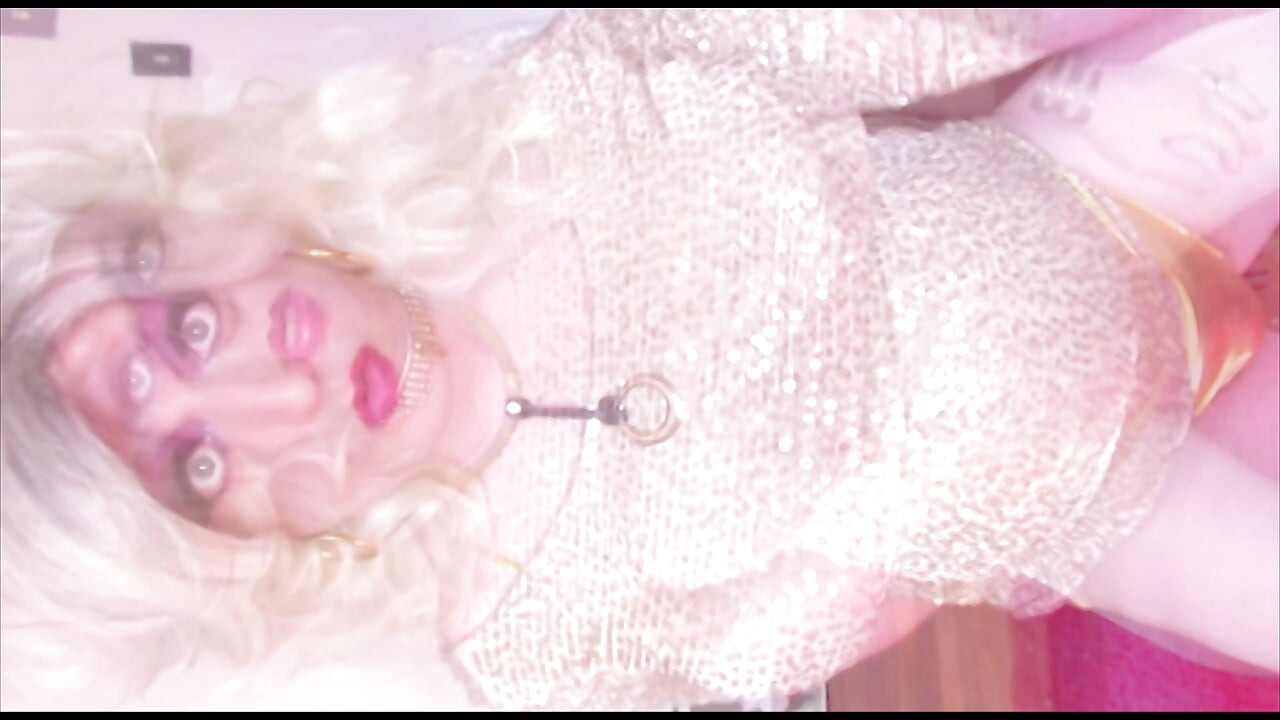 Kellystar518 is BLACK n BLONDE