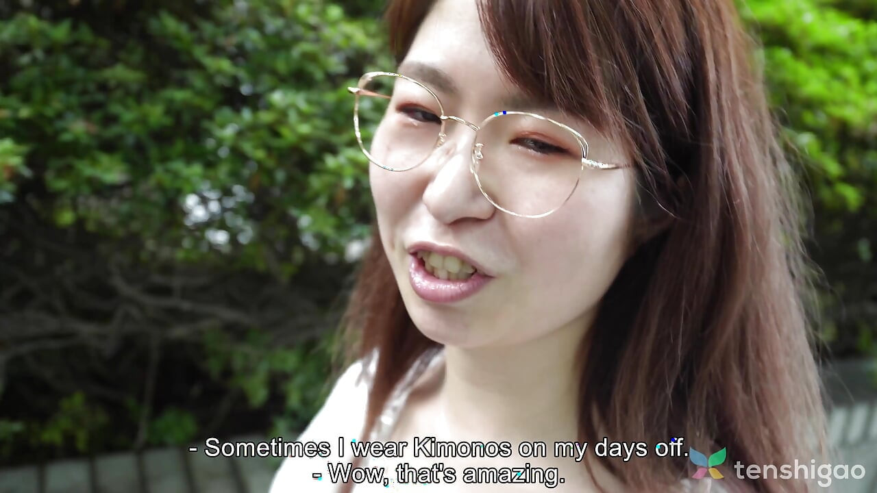Office Worker Miss Momoko Azuma in Her First Adult Video