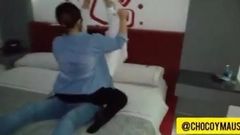 Индийский турист занимается сексом в отеле