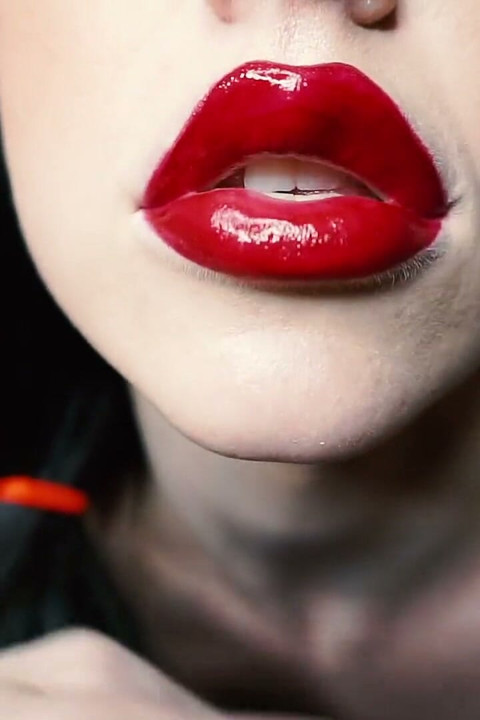 Belles Big Red Lips