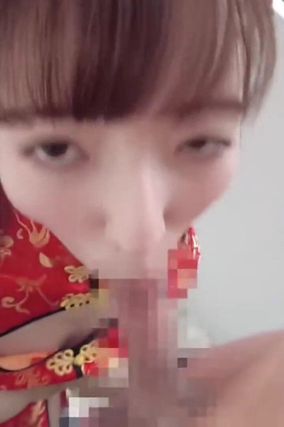 Poupée comme un béat avec une taquine pâle à gros nichons lors d’un rendez-vous de maquillage ludique exposé, partie 2