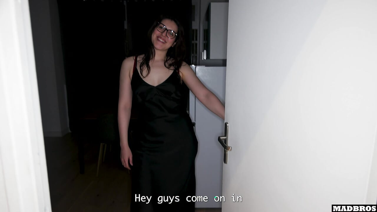 A French Real Estate Agent Is Using The Studio Apartment For Sale To Get Her Big Juicy Ass Fucked All Night Long !!!