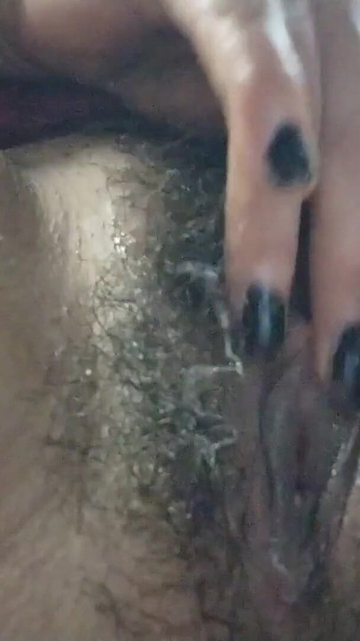 Dewar nay bhabhi ki chut may unngli Dal kar Pani nikala | Clip 1