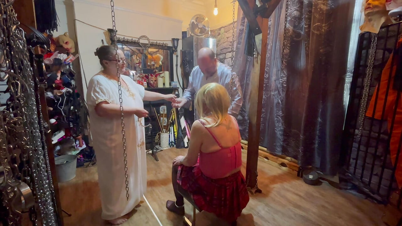 Part 2:- Domina Satan and Lanista Bear collars their slutty whore and give them a good belt