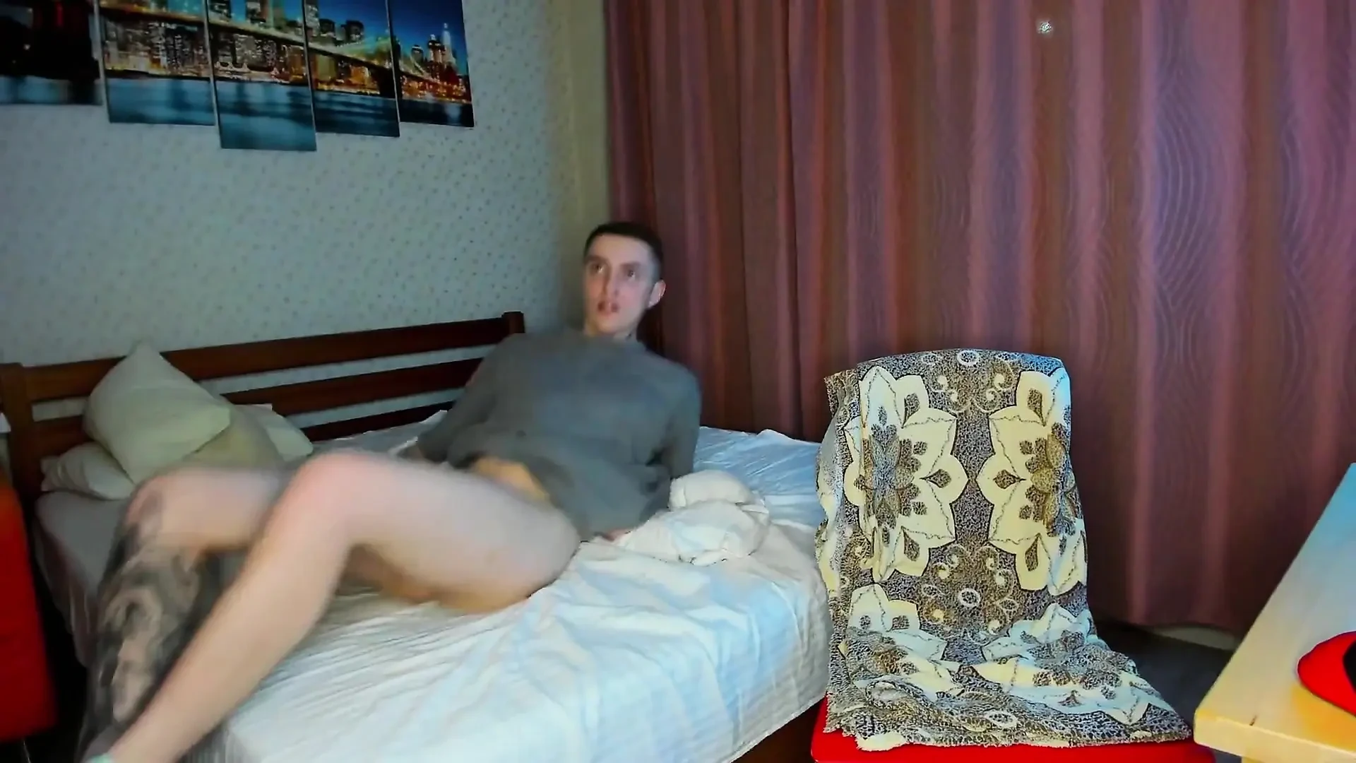 Je suis super excitée avec une bite dans la bouche !